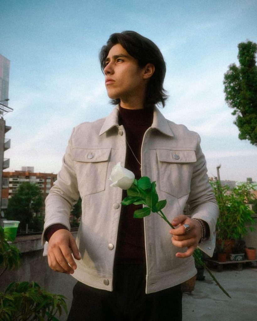 “ADQSP” (“Antes de que sea peor”) nuevo sencillo de Menny Flores