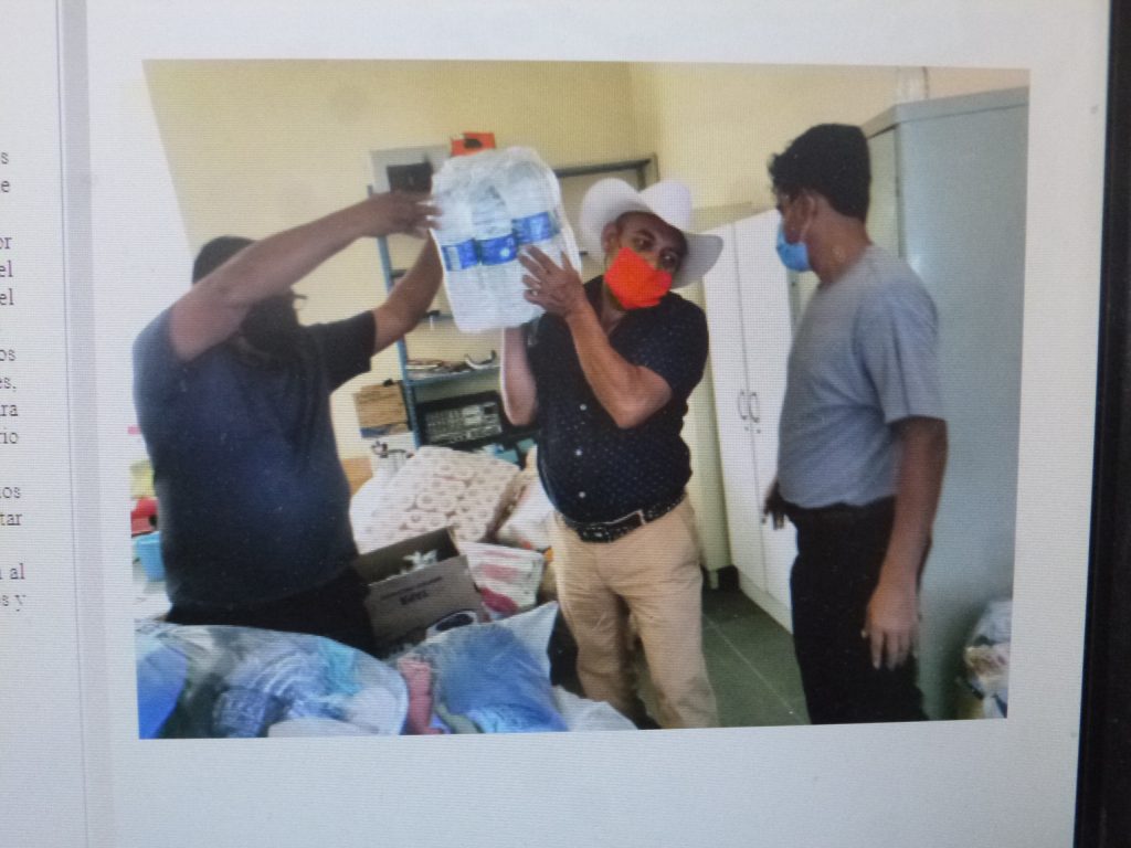 Habitantes de Tulcingo de Valle envían ayuda a Tabasco