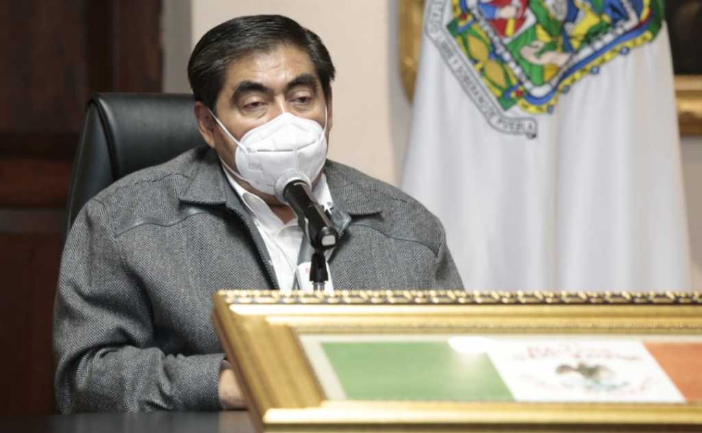 Video desde Puebla: Gobernador Barbosa pidió a grupos feministas evitar confrontaciones con el tema del aborto