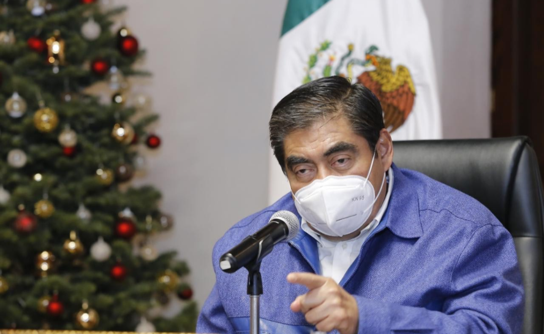 Gobernador Barbosa criticó la negligencia médica en el Hospital de la Mujer de Tehuacán con una embarazada