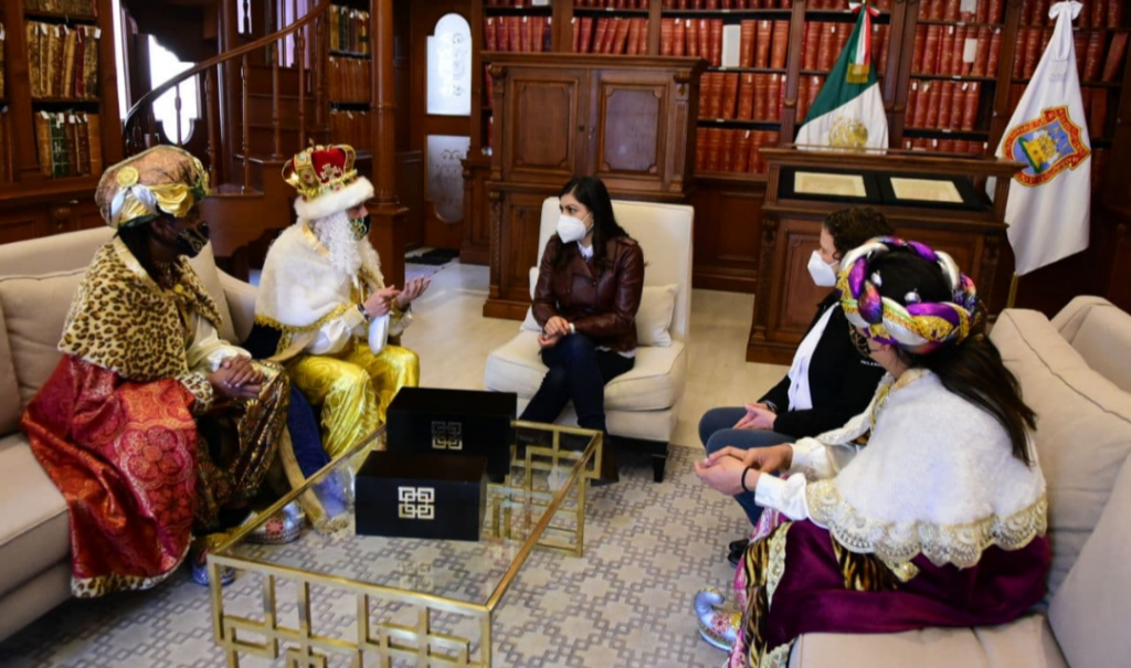 Reyes Magos vacacionan en la ciudad de Puebla 