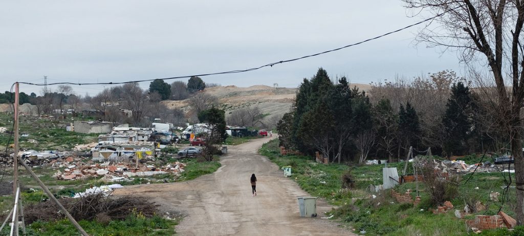 España: Los cortes de electricidad ponen en peligro la vida de los niños en la Cañada Real, dicen expertos de la ONU
