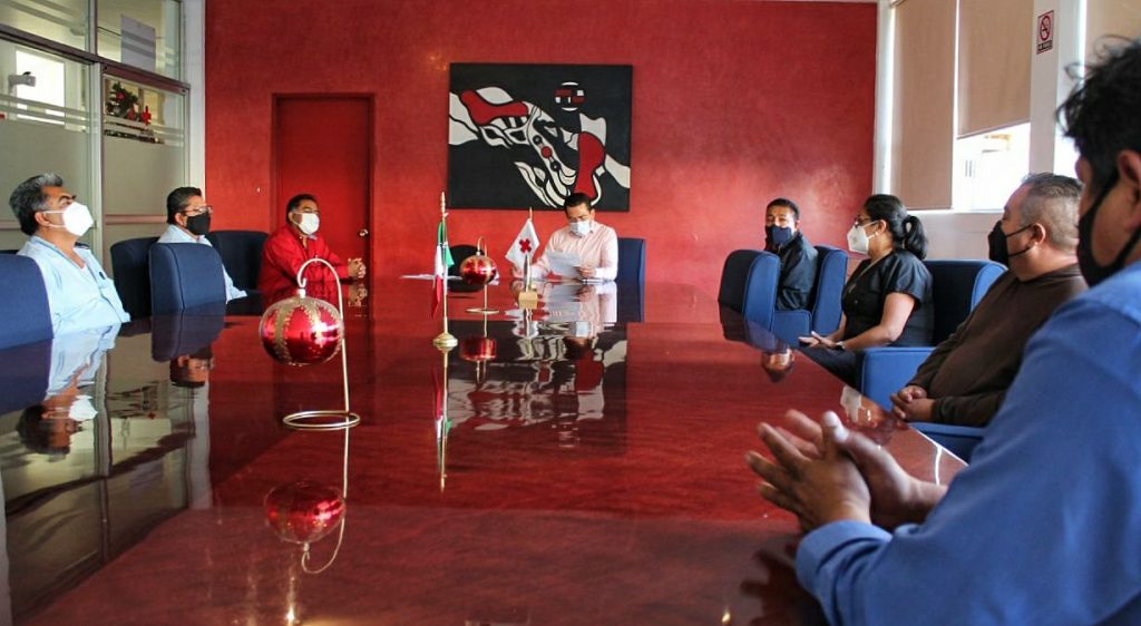 Gobierno Estatal apoya con servicio de transporte al personal médico del Hospital Cruz Roja Ciudad de Puebla