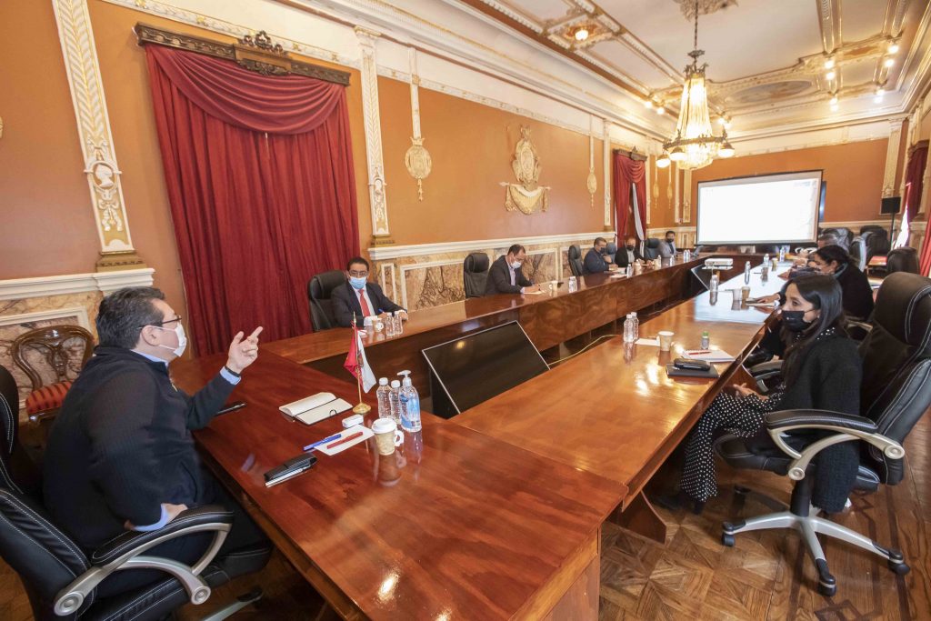 Revisan Marco Mena y grupo de salud panorama epidemiológico por Covid-19.