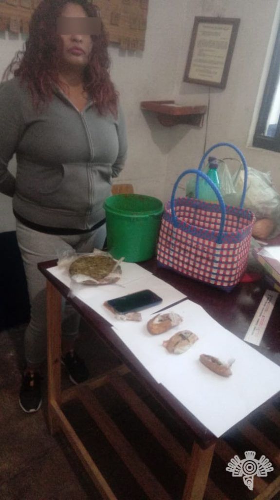 Quiso meter un guisado con marihuana al penal de Tehuacán; ya fue detenida por la policía estatal