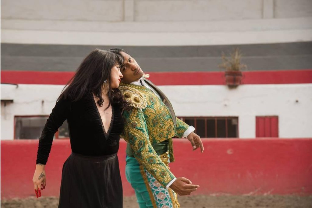 Mon Laferte lanzó el video oficial de su nuevo sencillo “Se me va a quemar el corazón”