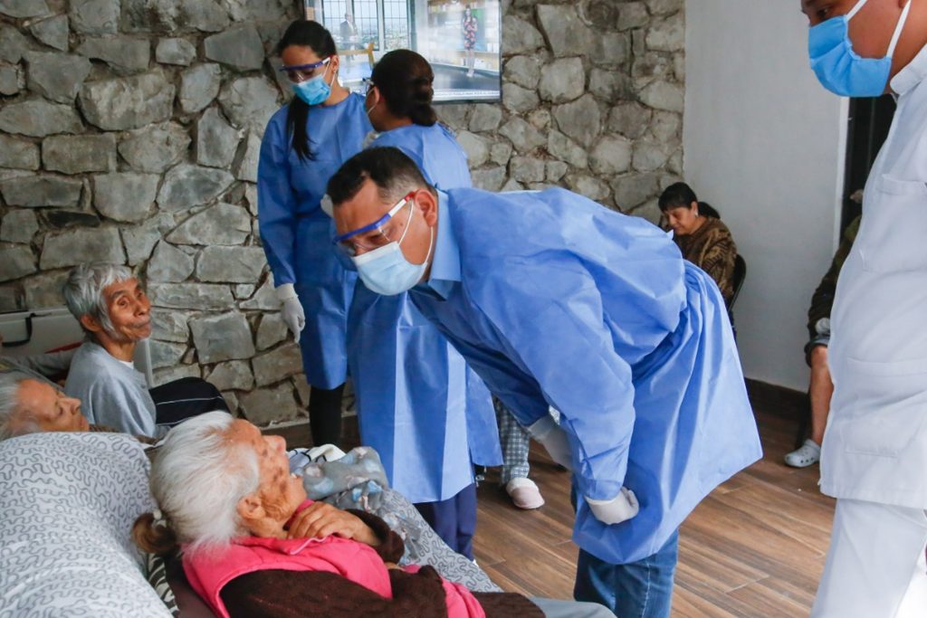 Supervisa SEDIF asilos y aplica vacunas contra la influenza a albergados