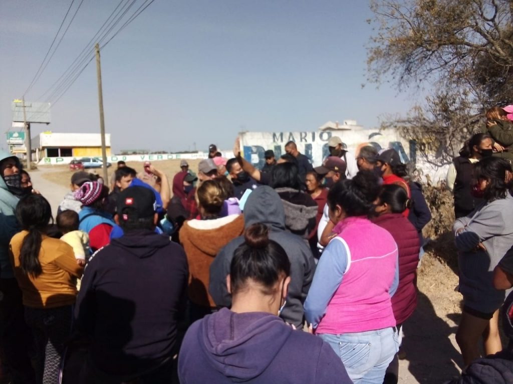 Vecinos casi linchan a un hombre en Amozoc por tirar puente