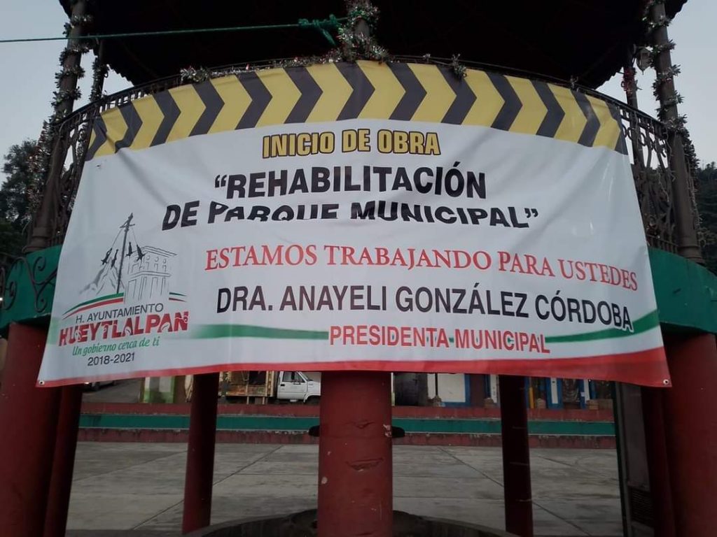 Ciudadanos de Hueytlalpan exigen un hospital…pero la presidenta quiere arreglar el quiosco y dejarle a su padre la alcaldía
