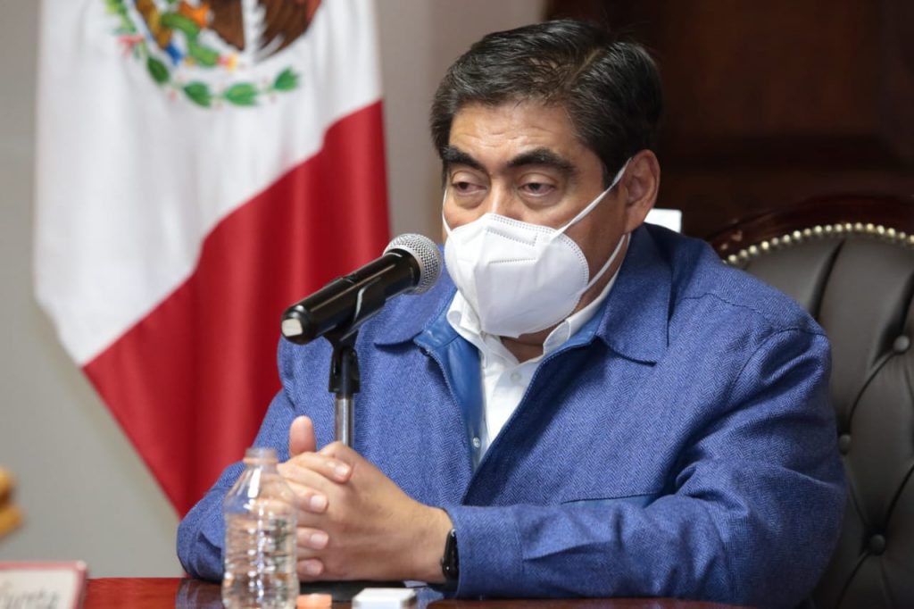 Gobernador Barbosa destacó la importancia de la comunidad migrante y le reiteró su apoyo