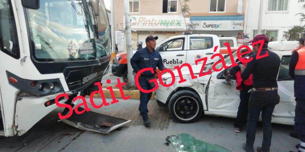 Ebrio sujeto se estampa contra unidad de Ruta