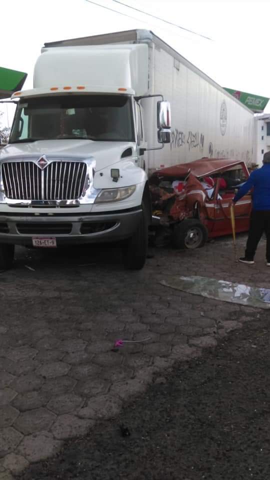 Fotonota: Fuerte accidente en San Mateo Capultitlán