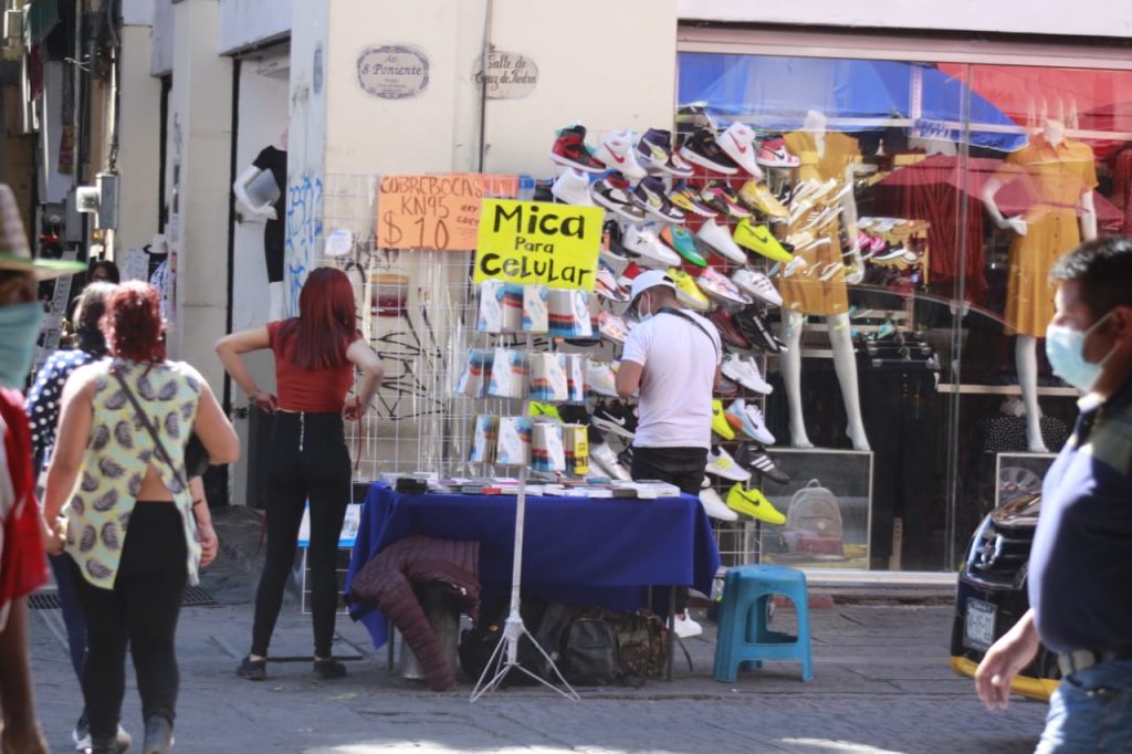 Ambulantes se instalan en el Centro Histórico y no respetan decreto del estado