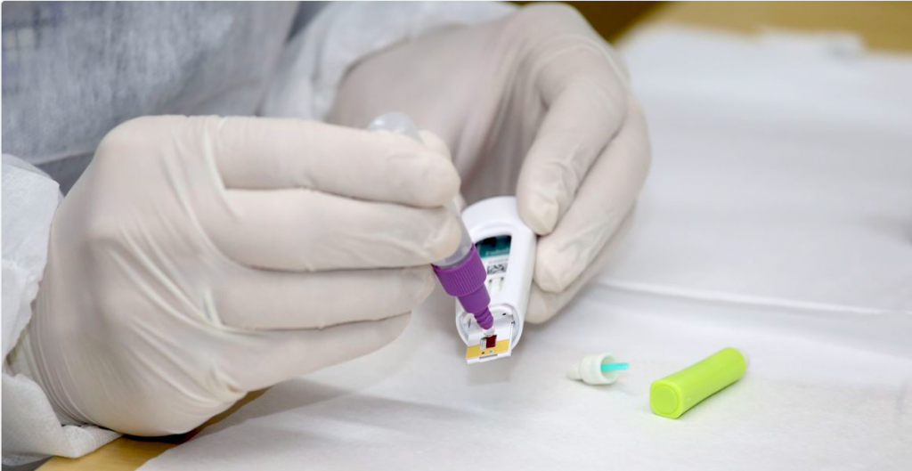 COVID-19: Brasil registra 196.000 muertes y 7,73 millones de casos