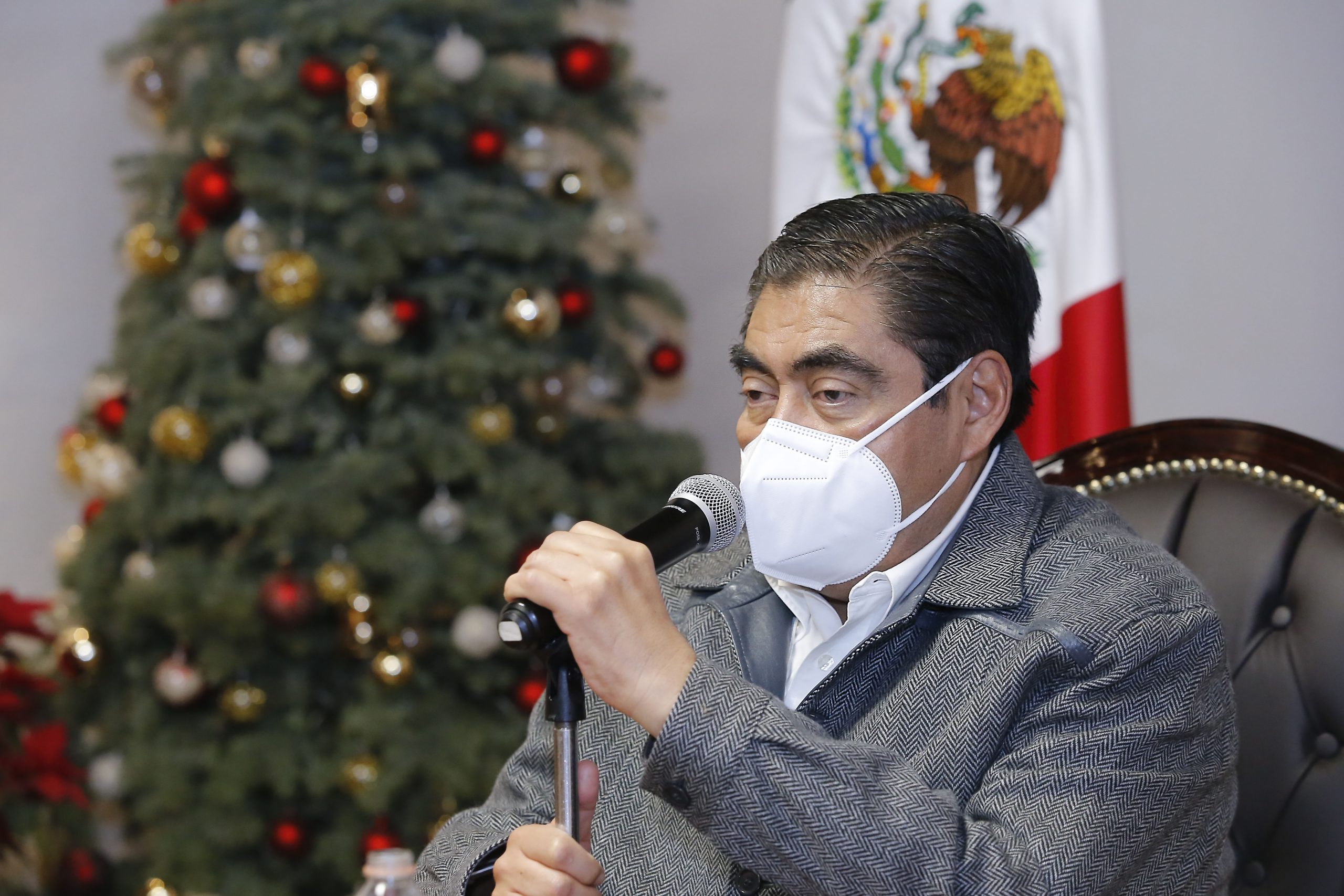 Con política social, el gobierno de Puebla enfrentará consecuencias de la pandemia: Miguel Barbosa Huerta