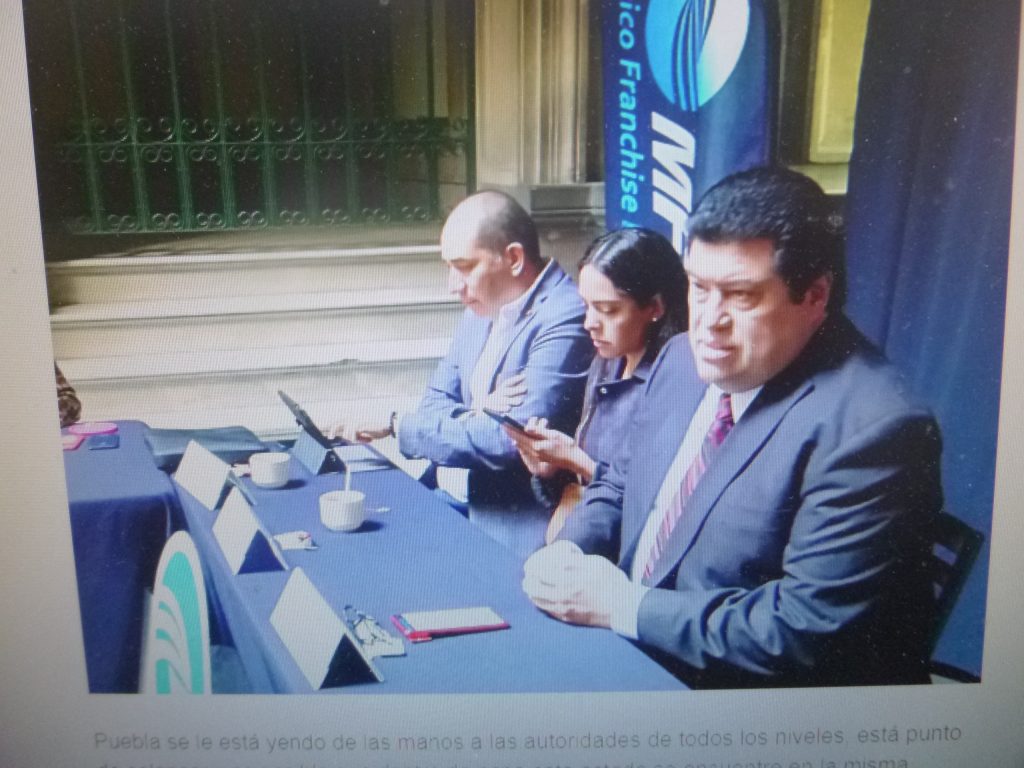 Empresarios de franquicias piden reubicar a los ambulantes