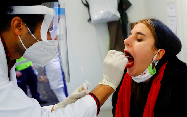 La saliva podría tener pistas sobre qué tan enfermo estará un paciente con Covid-19