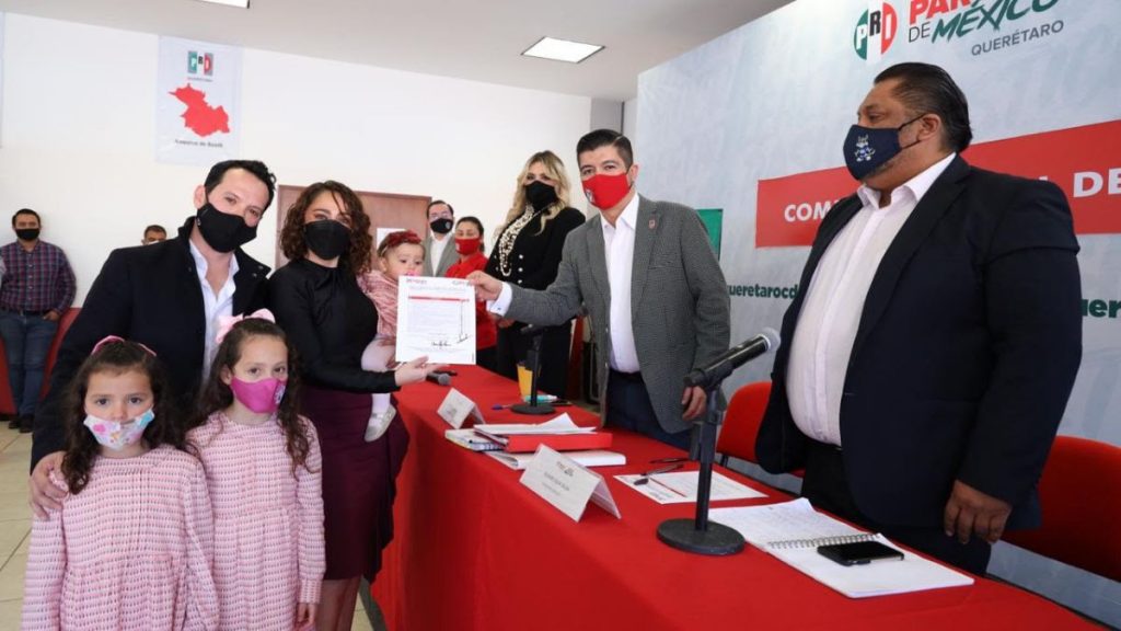 Abigaíl Arredondo Ramos se registra como precandidata del PRI a la Gubernatura de Querétaro
