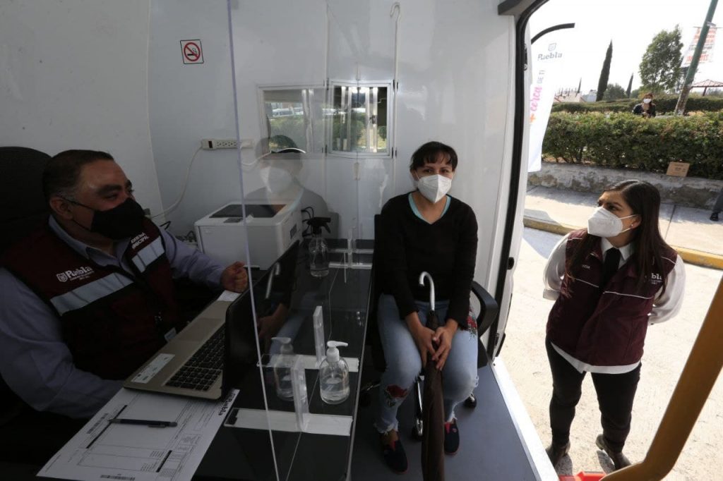 Facilita Ayuntamiento de Puebla pago de servicios en colonias y Juntas Auxiliares con Unidad Móvil