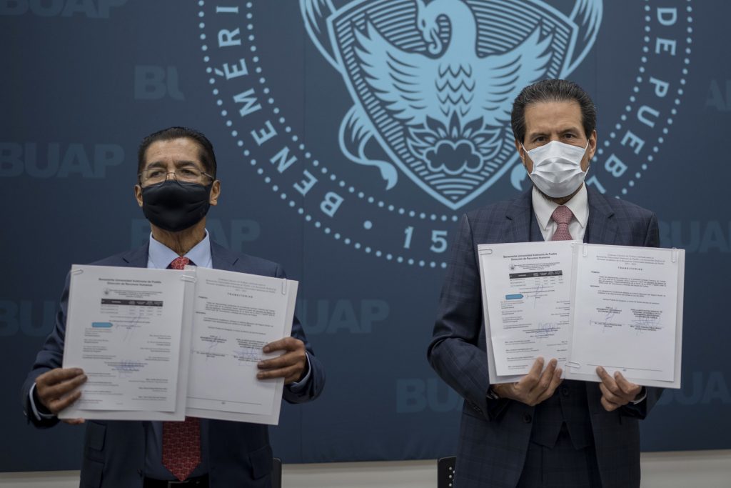 Acuerdan BUAP y sindicatos incremento salarial de 3.4 por ciento y 1.8 % en prestaciones