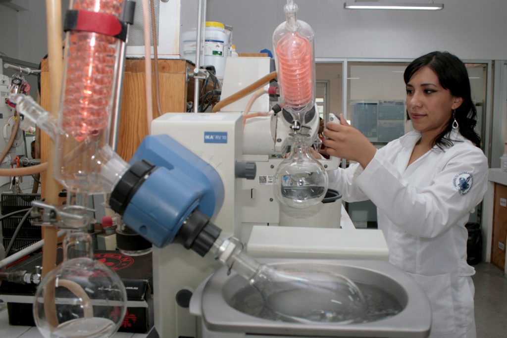 Pese a los obstáculos de la desigualdad de género, las mujeres y niñas brillan en la ciencia