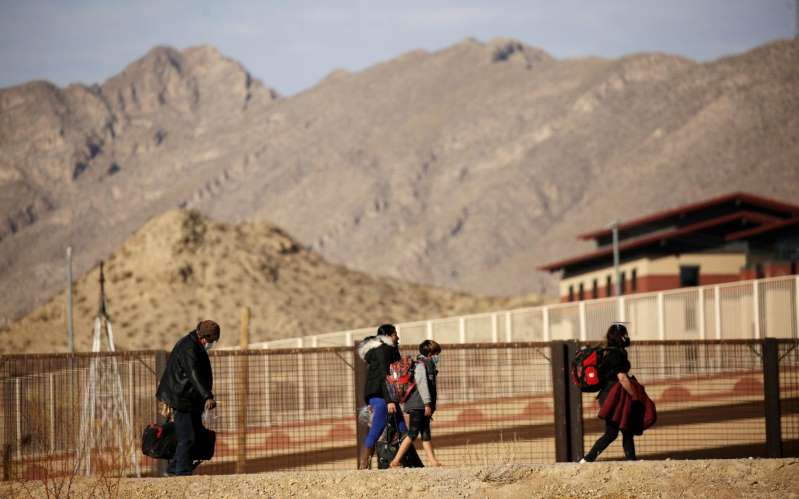 Estados Unidos comenzará a admitir a los solicitantes de asilo deportados a México