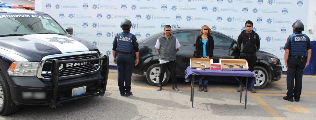 Mediante estrategia de vectores de proximidad, detuvo Policía Municipal de Puebla a tres personas por portación ilegal de arma de fuego.