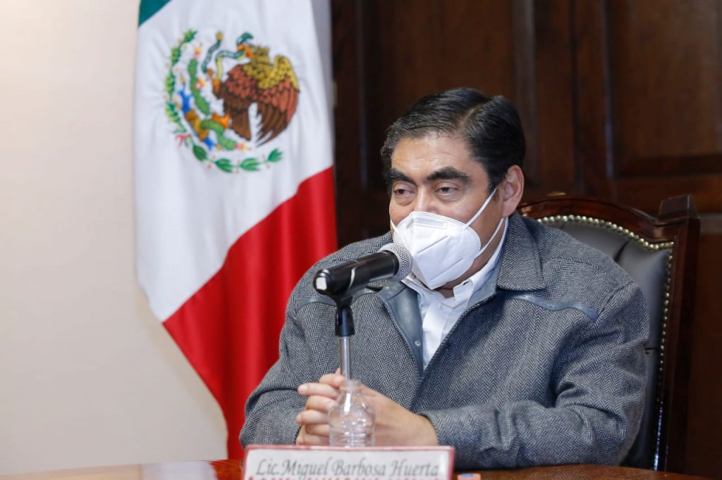 Con el consumo interno, el gobierno respalda al turismo, aseveró Miguel Barbosa