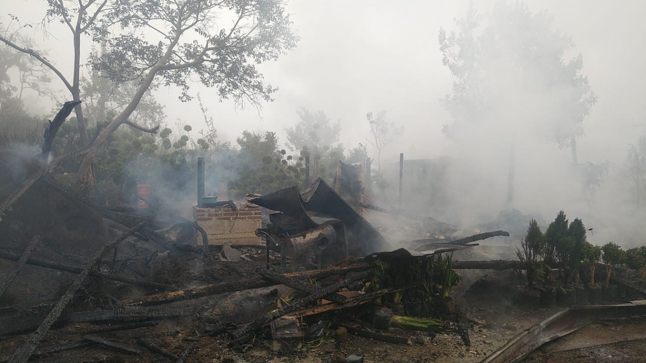 Incendio en casa habitación en la comunidad de Ocpaco acabó con el patrimonio de una familia este viernes