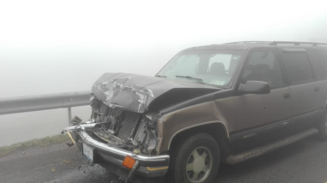 Neblina provoca fuerte choque en la carretera México-Tuxpan