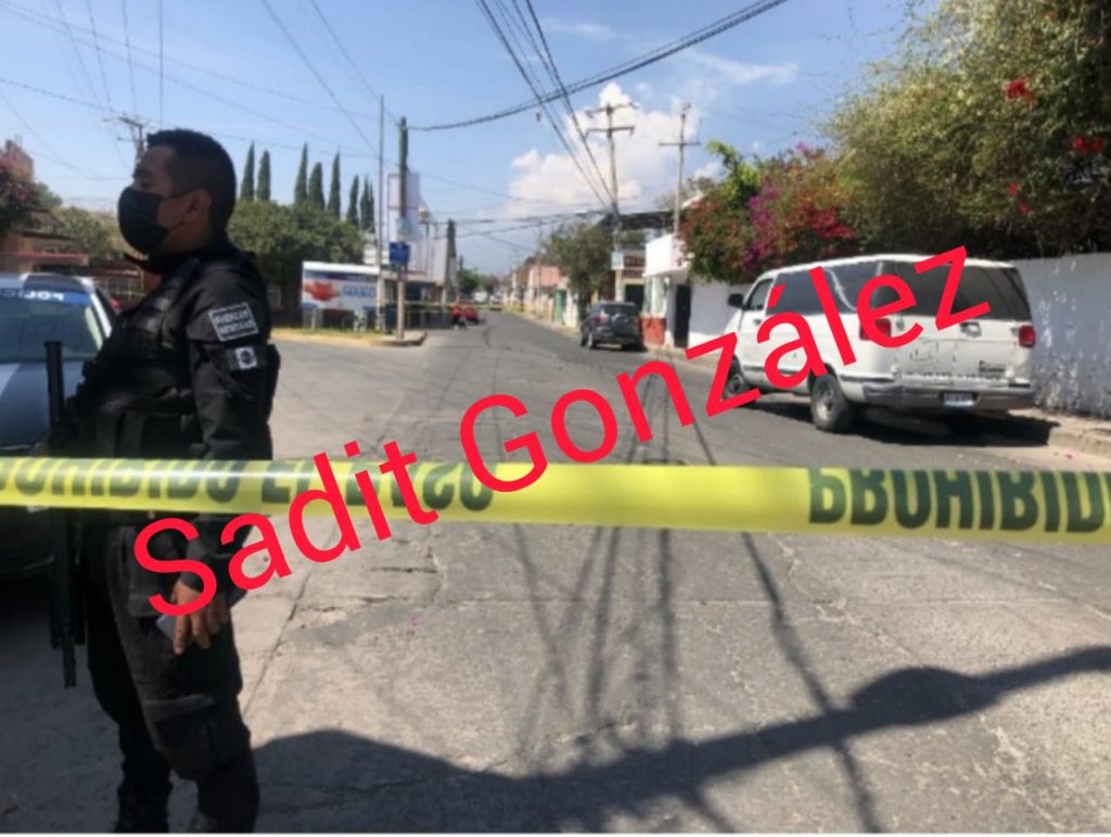 Sicarios en moto ejecutan a un hombre en la colonia Ahuehuete en Atlixco