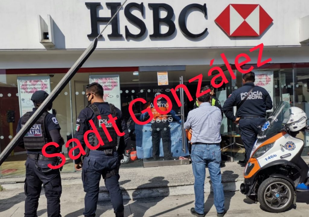 Le dieron de balazos afuera de HSBC en la colonia El Carmen