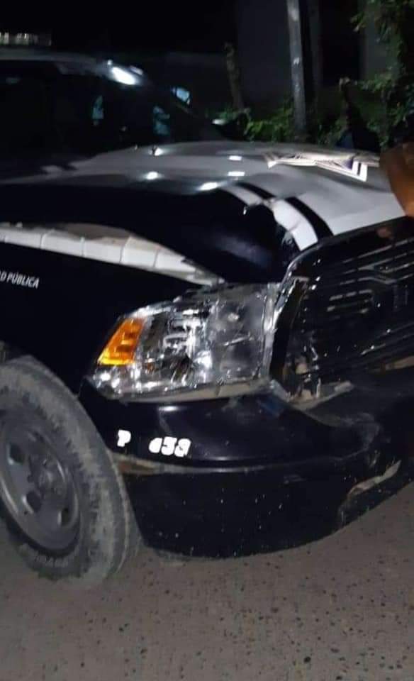 Policías ebrios de Tenampulco provocan un accidente en Hueytamalco pero el delegado estatal de  Vialidad los deja impunes