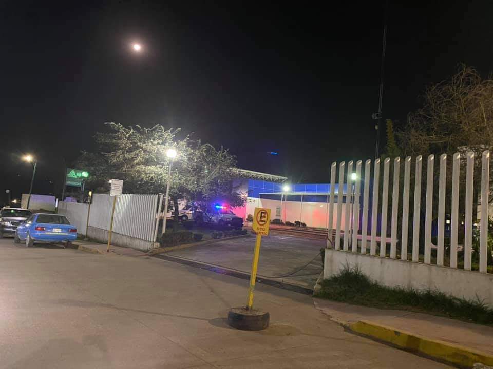 Video desde Puebla: Reportan balacera en el Hospital General de Zacatlán
