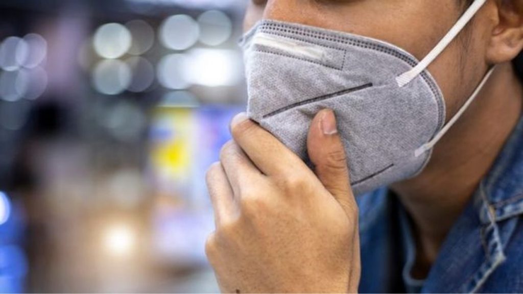 Vacuna COVID-19: ¿Por qué hay que seguir utilizando mascarilla después de recibirla?