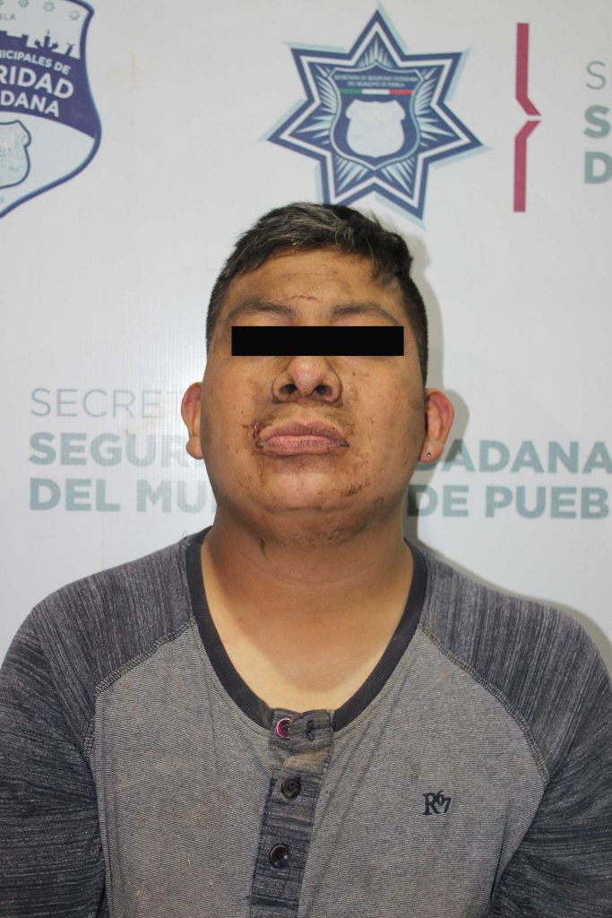 Oportunamente detuvo Policía Municipal de Puebla a cinco hombres por robo a un autolavado.