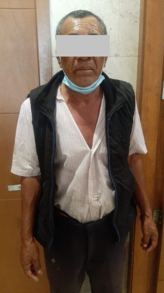 Sorprenden a sujetos robando cable telefónico