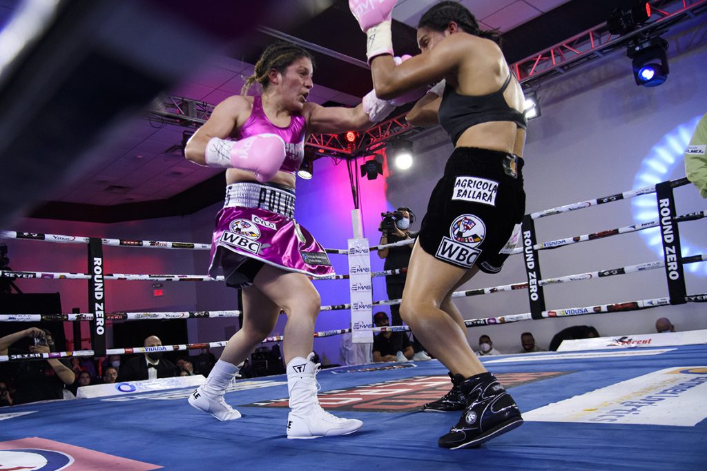 Gana “Polvorita” Salinas cinturón mosca de NABF a “Chiquita” González