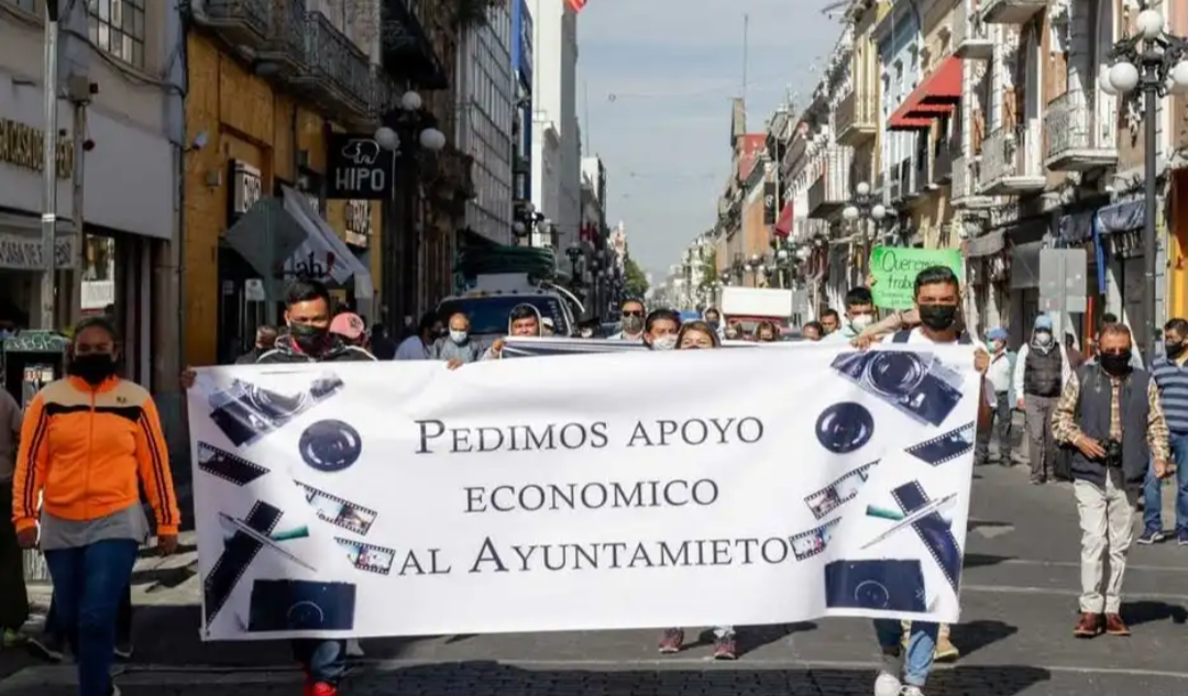 Fotógrafos de salones sociales piden apoyo al ayuntamiento de Puebla