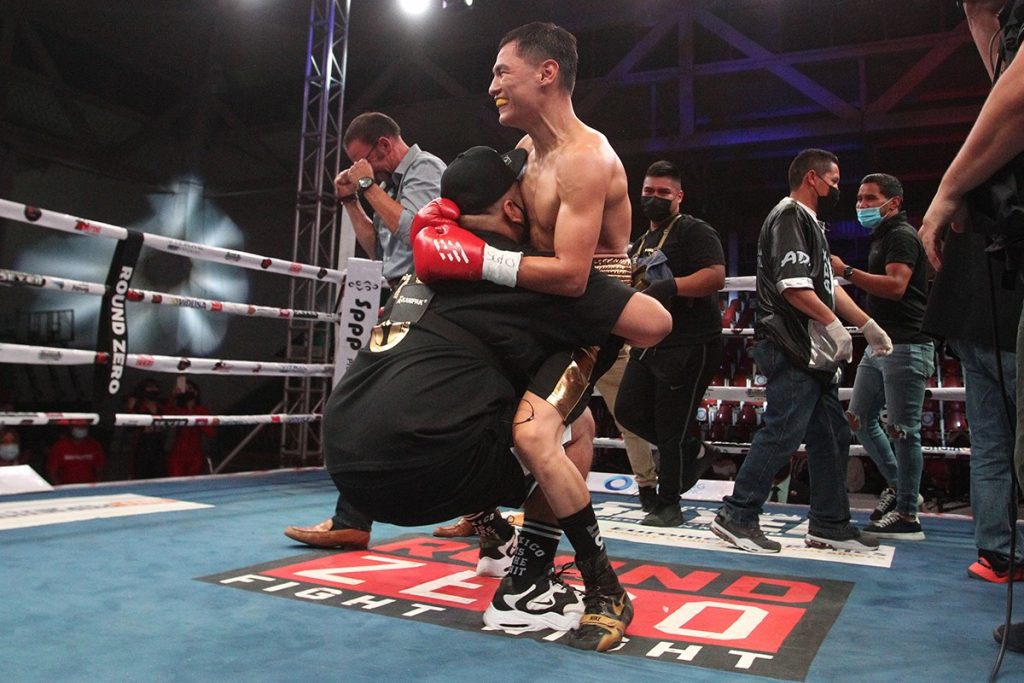 Arrebata “Canito” Espinoza cinturón Súper Mosca a “Chico” Mendivil