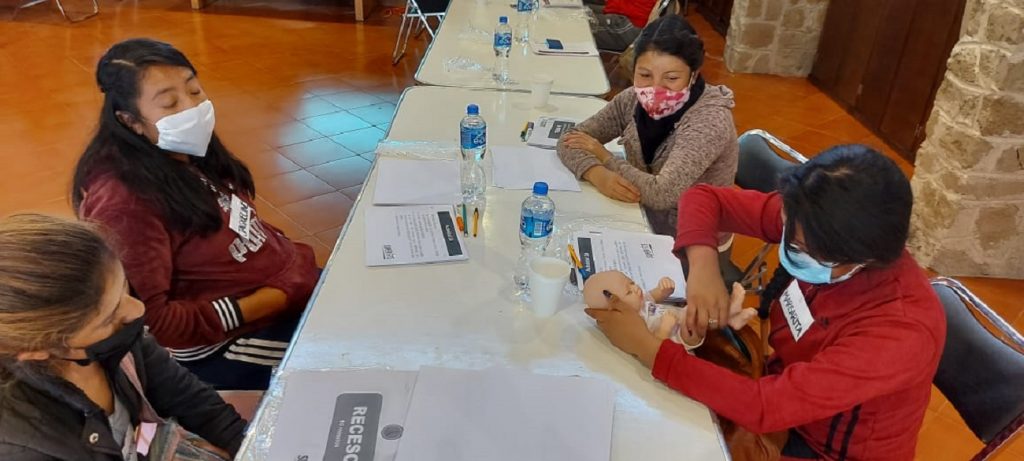 Continúa “Supérate” con capacitación a beneficiarias sobre estimulación temprana infantil.