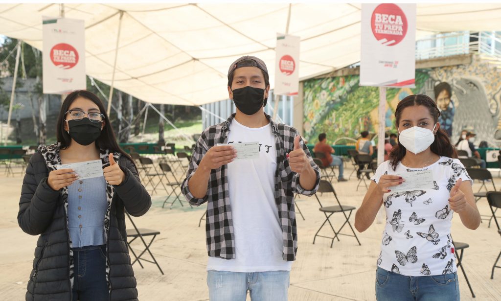 Gobierno del estado invierte más de 11 mdp en la beca “Tu Prepa Terminada”: SEPE