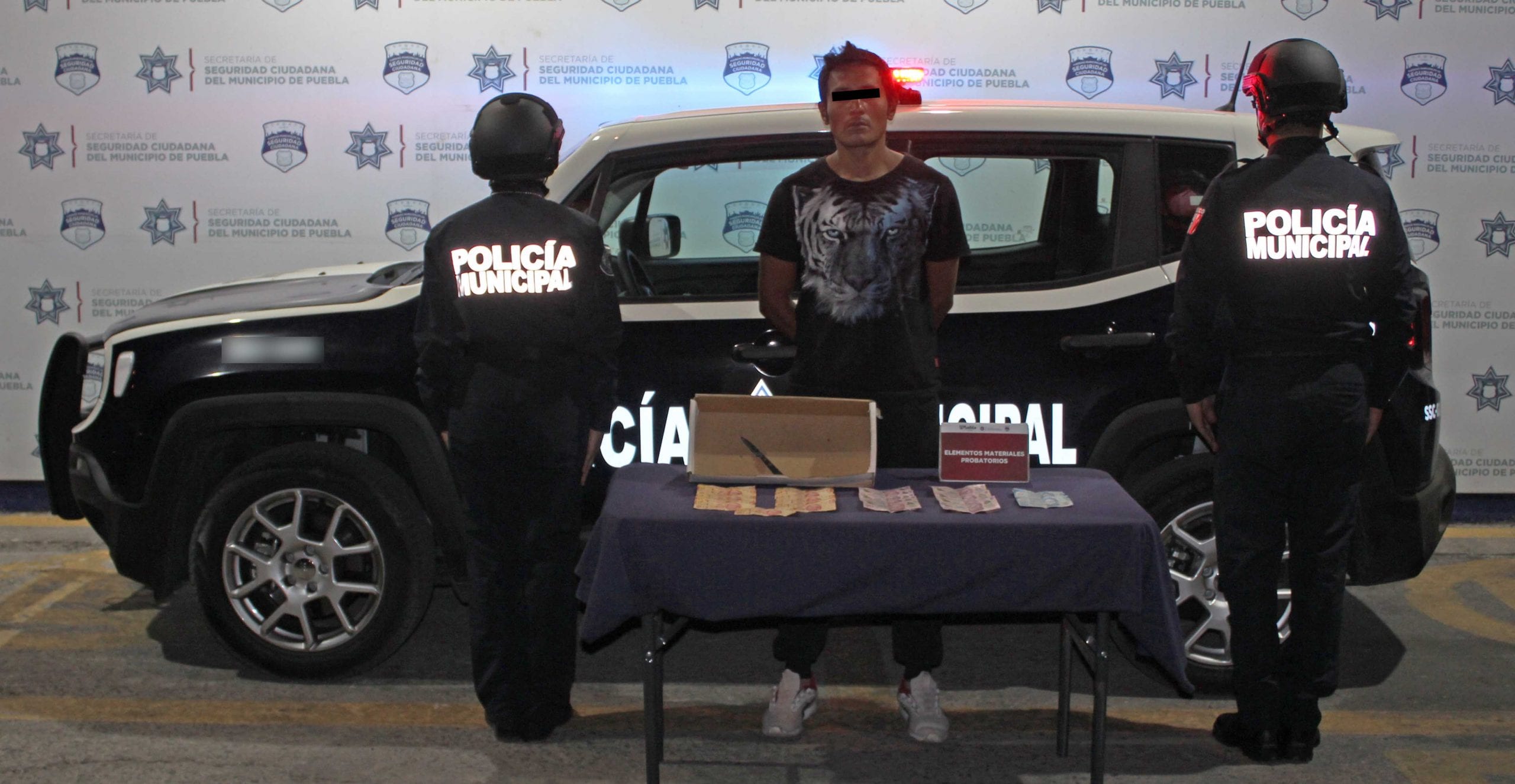 En combate al robo contra tiendas Oxxo, detuvo Policía Municipal de Puebla a probable multiasaltante.