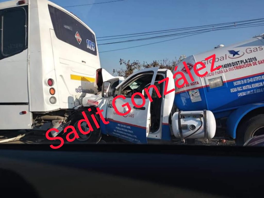 Fotonota: Fuerte accidente en la federal a Tehuacán