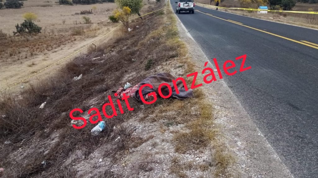 Encuentran encobijado en la carretera a Cañada Morelos