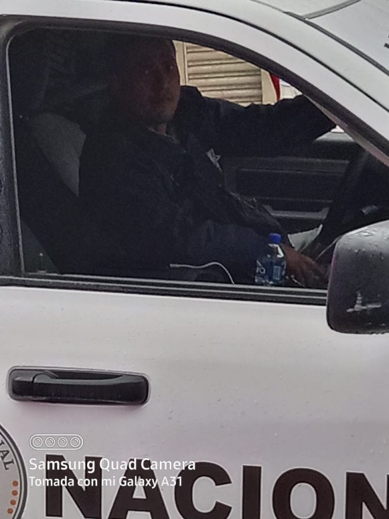 Agente de la Guardia Nacional agrede verbalmente a reporteros de Huauchinango