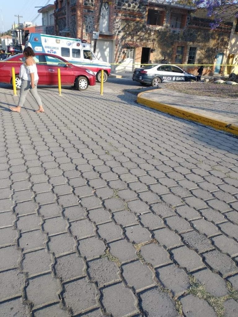 A balazos y en su propio negocio ejecutan a “La Sombra de Metepec’ en Atlixco