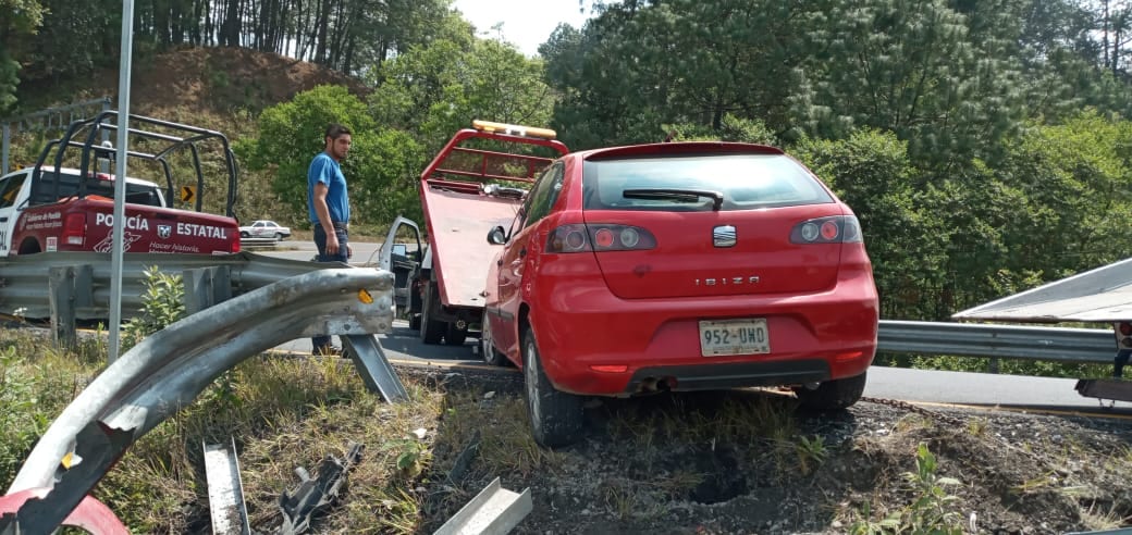 Accidente en la México-Tuxpan deja 4 jóvenes heridos