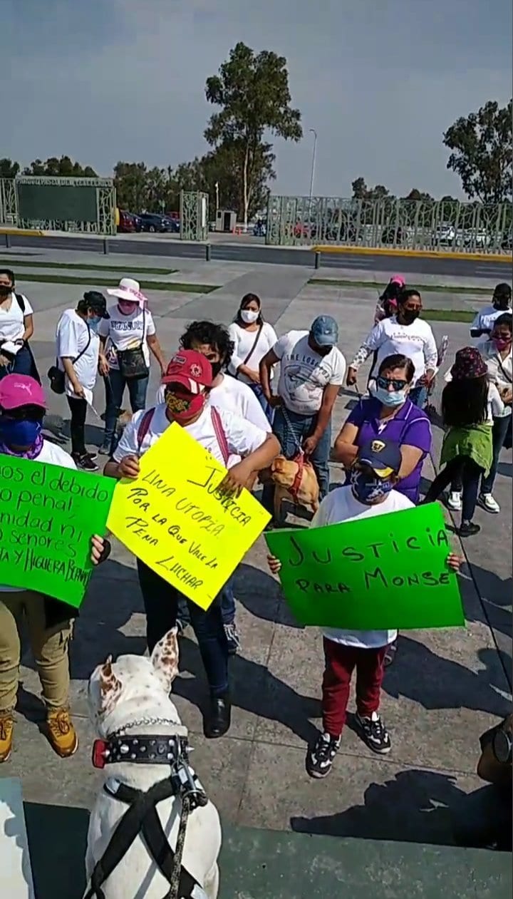 Realizan caminata por el esclarecimiento del feminicidio de Monserrat Zacatelco