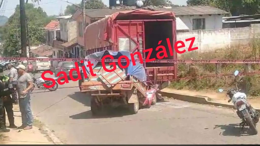 Falleció al estrellarse contra un camión estacionado